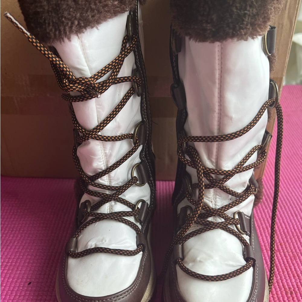 Kid boots